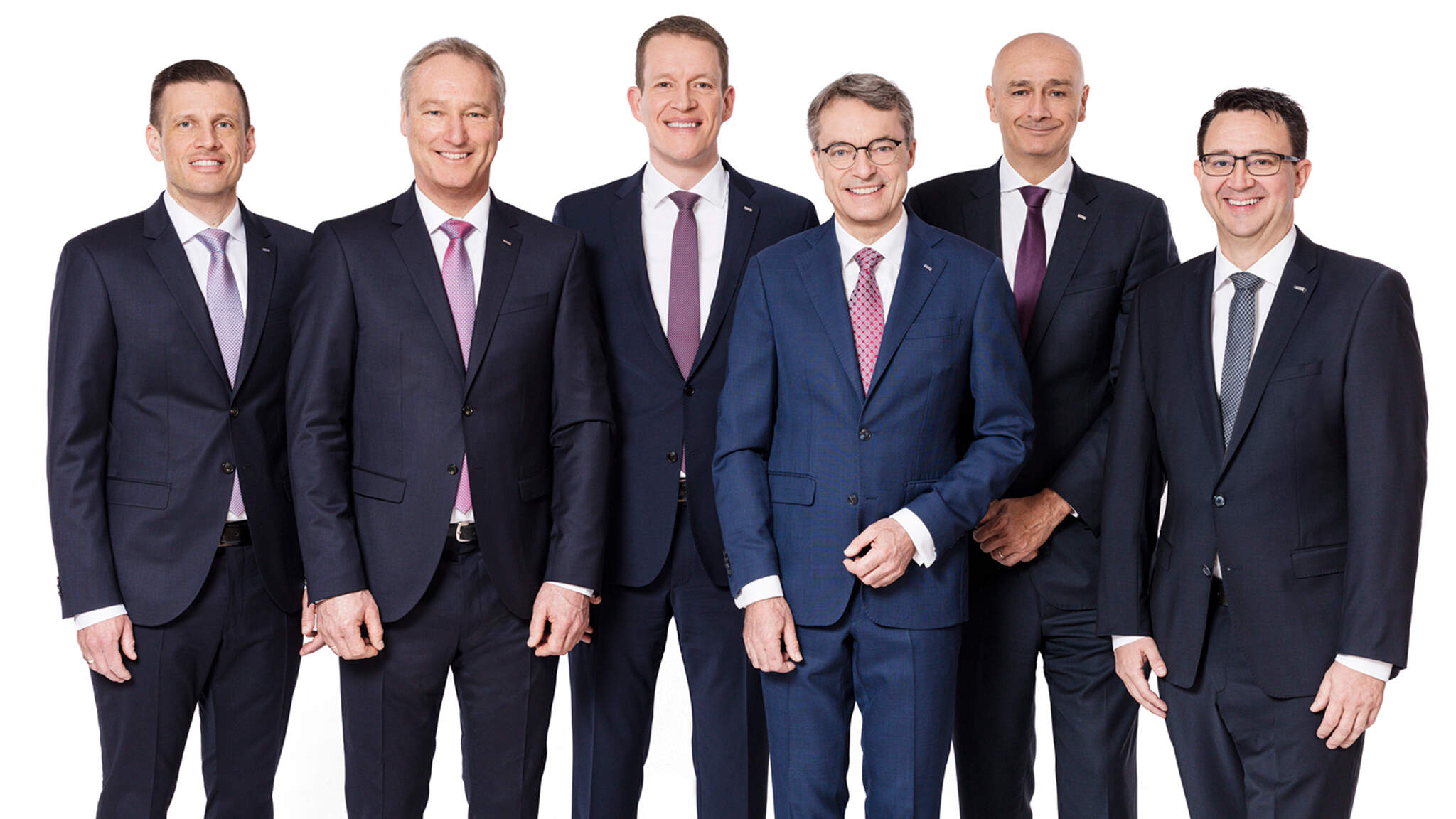 Alexander Tonn, Managing Director European Logistics Germany (from 1.1.2021 COO Road Logistics), Michael Schilling, COO Road Logistics; Burkhard Eling, CFO (from 1.1.2021 CEO); Bernhard Simon, CEO; Edoardo Podestà, COO Air & Sea Logistics; Stefan Hohm, Corporate Director Corporate Solutions, Research & Development (from 1.1.2021 CDO) Alexander Tonn, Managing Director European Logistics Germany (from 1.1.2021 COO Road Logistics), Michael Schilling, COO Road Logistics; Burkhard Eling, CFO (from 1.1.2021 CEO); Bernhard Simon, CEO; Edoardo Podestà, COO Air & Sea Logistics; Stefan Hohm, Corporate Director Corporate Solutions, Research & Development (from 1.1.2021 CDO)