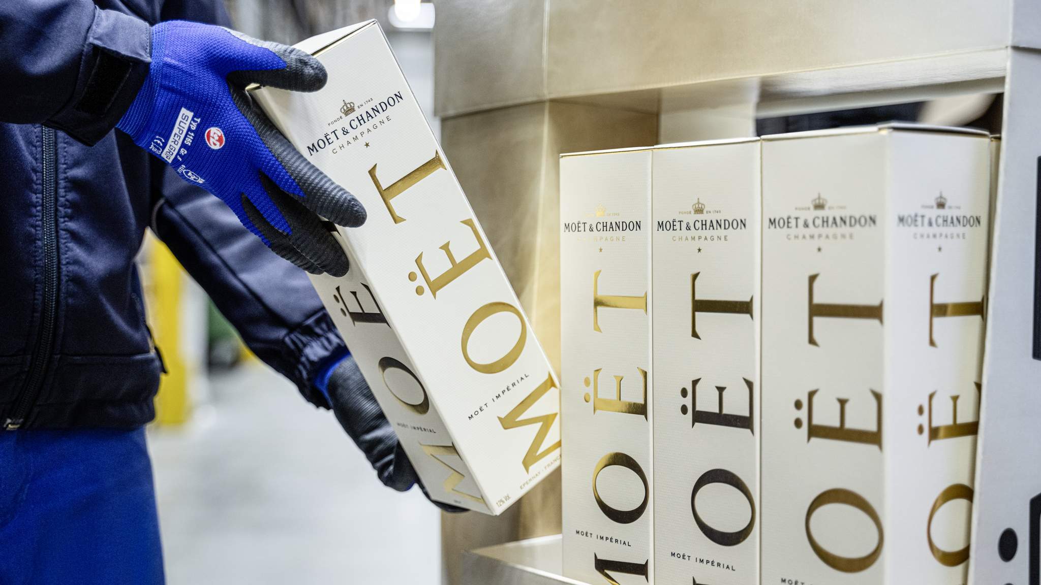 Tailor-made logistics solutions are in demand for the wine and spirits industry. Tailor-made logistics solutions are in demand for the wine and spirits industry.