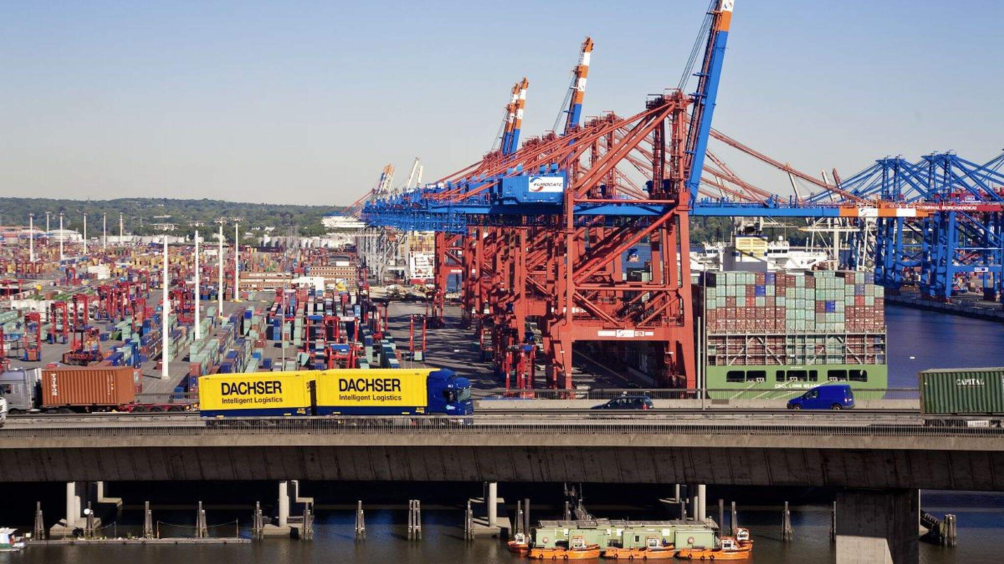DACHSER offers LCL expedited service connecting China and the US West coast amidst port congestion. DACHSER offers LCL expedited service connecting China and the US West coast amidst port congestion.